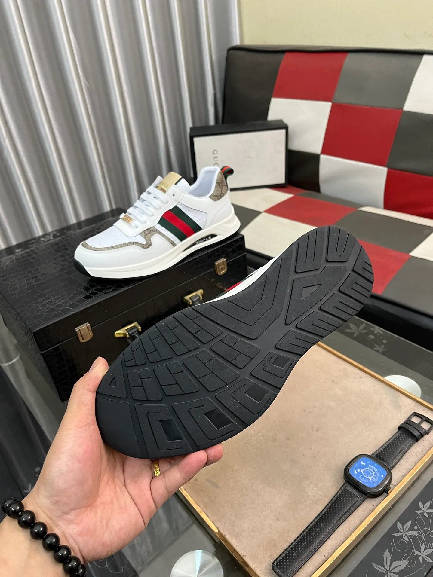 Men's shoes💰420⌚️⌚️[GUCCI] Gucci men's casual shoes are absolutely popular🔥The ultimate matching item for trendy men! The charm of super texture is irresistible, the main recommendation, the flower leather color is bright! The upper is made of high-quality cowhide with branded fabrics, pigskin lining for the feet, and wear-resistant rubber sole, which is noble and elegant! Extremely comfortable🎁🎁You can be as handsome as you want💪 38-442️⃣colors available